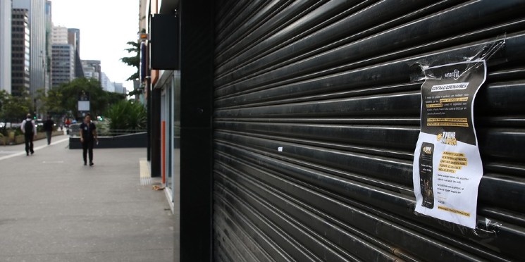 Comércio e serviços paulistanos fecham 47,6 mil vagas até fevereiro