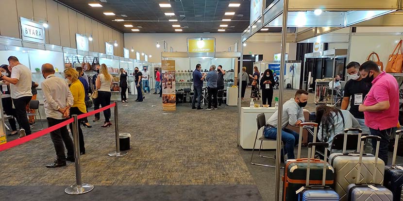 Mesmo restrito, showroom da Francal movimenta setor calçadista