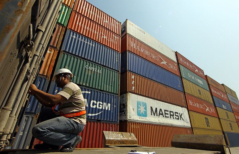 Balança comercial tem superávit de US$ 8,155 bilhões em março