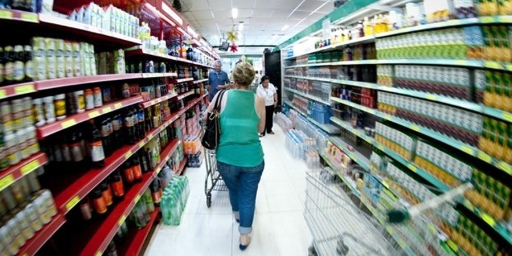 Supermercados vendem 5,94% até outubro e preços sobem