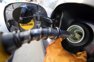 Petrobras anuncia aumento de R$ 0,20 no preço do litro da gasolina 