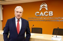 Portaria que restringe trabalho aos domingos tem vigência adiada para 2025