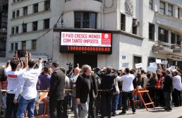 Impostômetro: em menos de três meses, governos arrecadam R$ 1 trilhão