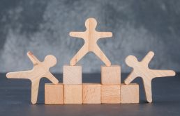 Duas mães ou dois pais. É legal?