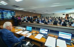 CCJ do Senado aprova fim da reeleição para o Poder Executivo