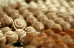 As apostas do setor de chocolates (e da Cacau Show) para a Páscoa 2025