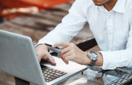  Sobram críticas à proposta do BC de limitar compras parceladas sem juros no cartão   