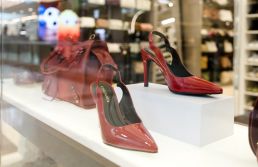Franquia de calçados cresce num setor que encolhe