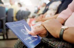 Taxa de desemprego recua para 7,7% no terceiro trimestre