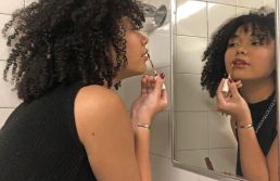 Instabilidade da economia redefine o mercado de beleza e impulsiona o varejo de autocuidado