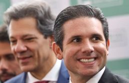 Representantes do Comércio enviam a Hugo Motta manifesto contra aumento de isenção do IR