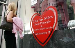 Carga tributária média de presentes para o Dia das Mães é de 36%, diz ACSP