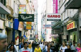 A Lei Cidade Limpa em risco: retroceder é inaceitável