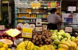 Em setembro, intenção de consumo das famílias recua 0,3%