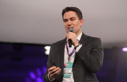 Fernando Penna, da Tencent: Brasil terá pagamento com palma da mão no 2º semestre