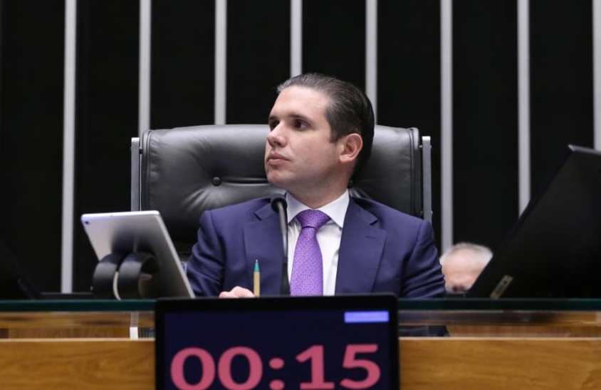 Hugo Motta quer votação da PEC da escala 6x1 na CCJ na semana que vem