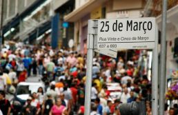 Em fevereiro, intenção de consumo das famílias cresce pelo quarto mês seguido