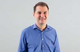 Valda aposta em nostalgia, Friends e Stranger Things para vender mais pastilhas