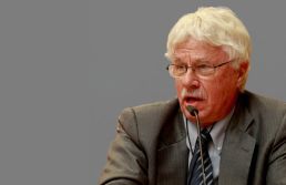 Voto distrital corrige falta de conexão entre eleitor e parlamentar e a crise de representatividade 