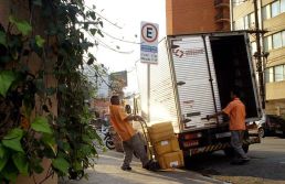 Volume de serviços recua 0,1% em novembro, aponta IBGE