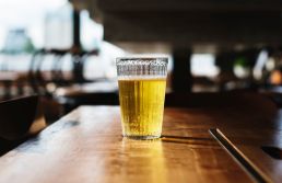 Procon-SP amplia fiscalização após mortes relacionadas com bebidas adulteradas 