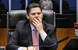 Nos corredores de Brasília | Escala 6x1, dívida rural… a bola está com o Senado