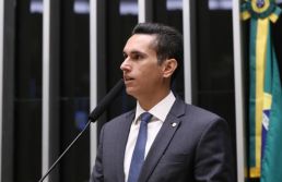 Câmara vai decidir sobre voto distrital em junho, diz Domingos Neto, relator da proposta