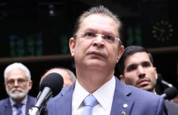 Cláudio Humberto | Na Câmara, 81% dos deputados alugam carrões