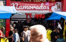 Comércio de SP espera Dia dos Namorados reforçado pela Copa do Mundo 