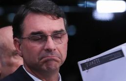 Cláudio Humberto | Cresce a crise Flavio/Vorcaro e PL trata de vice