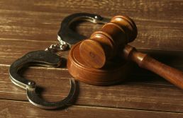 Fraudes em leilões: golpes praticados por falsos leiloeiros crescem no mercado