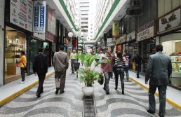 Em SP, abre mais loja do que fecha. Shoppings ampliam cobrança de luvas