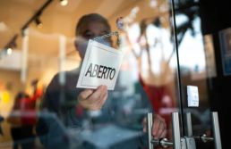 Confiança do empresário do comércio cresce pelo quarto mês consecutivo