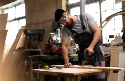 MEI e mercado imobiliário impulsionam formalização de marceneiros