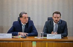 Governo cogita compensar empresas pela PEC 6x1, que está parada no Senado há um mês