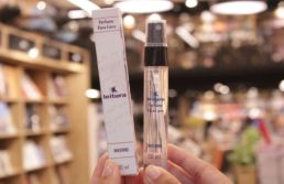 Perfume de livro novo: livraria transforma cheiro das páginas em fragrância