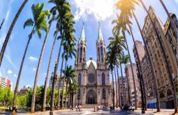 O comércio a favor do turismo de São Paulo