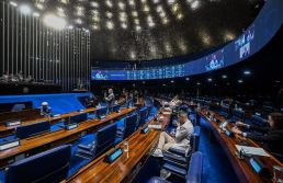 PEC da 6x1 segue para o Senado sob pressão do empresariado