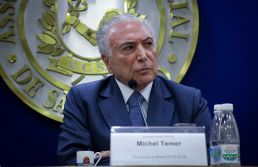Temer evoca a Constituição e alerta para riscos da polarização política