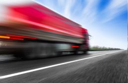 Em fevereiro, serviços avançam 0,1% puxados por transporte e comunicações