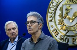 Zema quer fim da CLT e reforma política com voto distrital