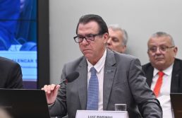 Ministro do Trabalho diz que o fim da escala 6x1 está ‘precificado pela economia’