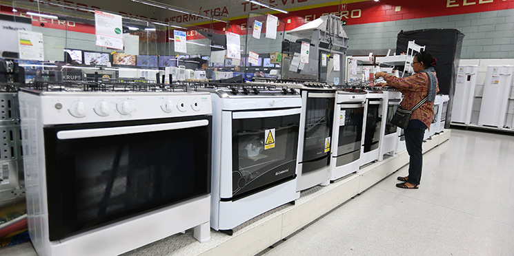 Juro de prestações cabe mais no bolso do consumidor