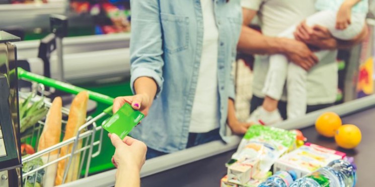 Cartão de crédito é mais usado para pagar comida e remédios  