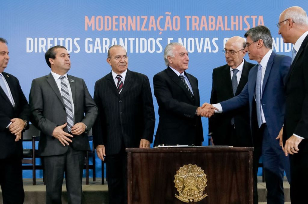 Uma image de notas de 20 reais