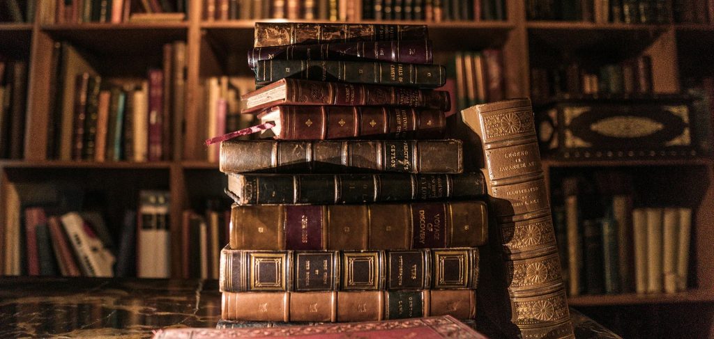 Acervo da Livraria Calil tem mais de 300 mil títulos
